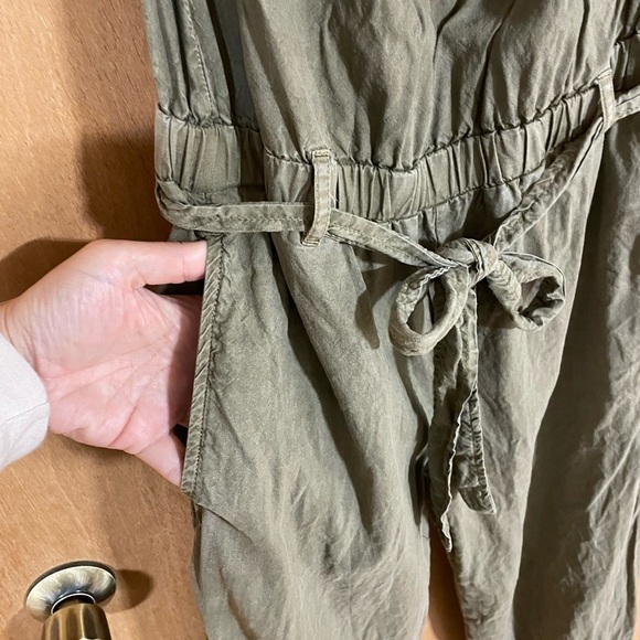 #124- CLOTH & STONE-Small Faded Everglade
Frayed Hem Cropped Strapless Romper - Picture 4 of 5